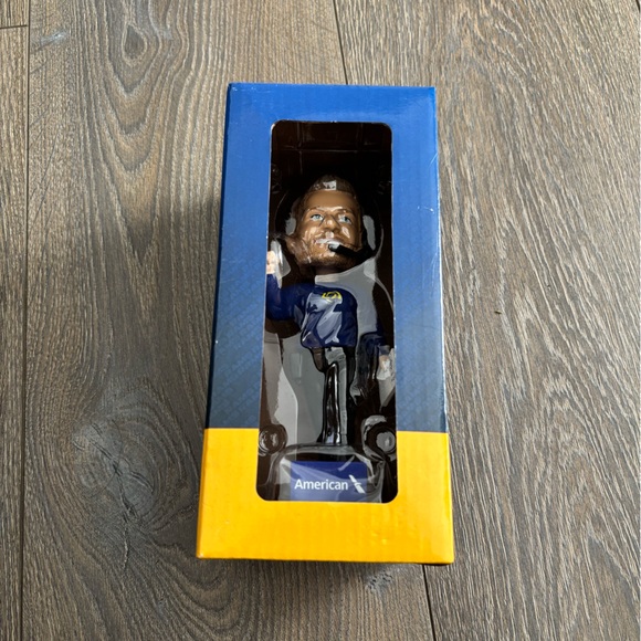 Sean McVay plus 2023 LA Rams Season Member Gift Box and Rams Surprise gift - Picture 3 of 8